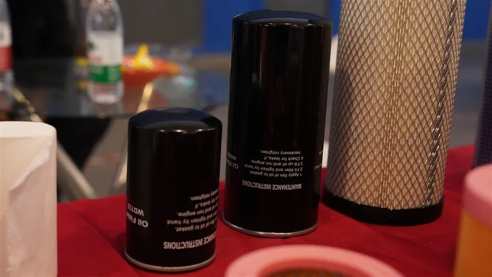 Mae Hidlo Olew Peiriant Rhan Auto Coralfly