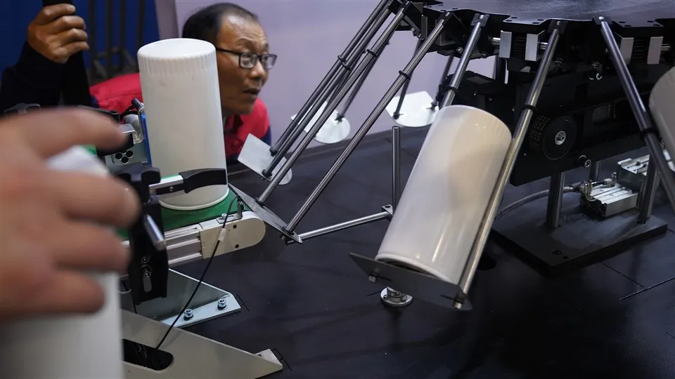 Rhannau injan tryc elfen hidlo olew